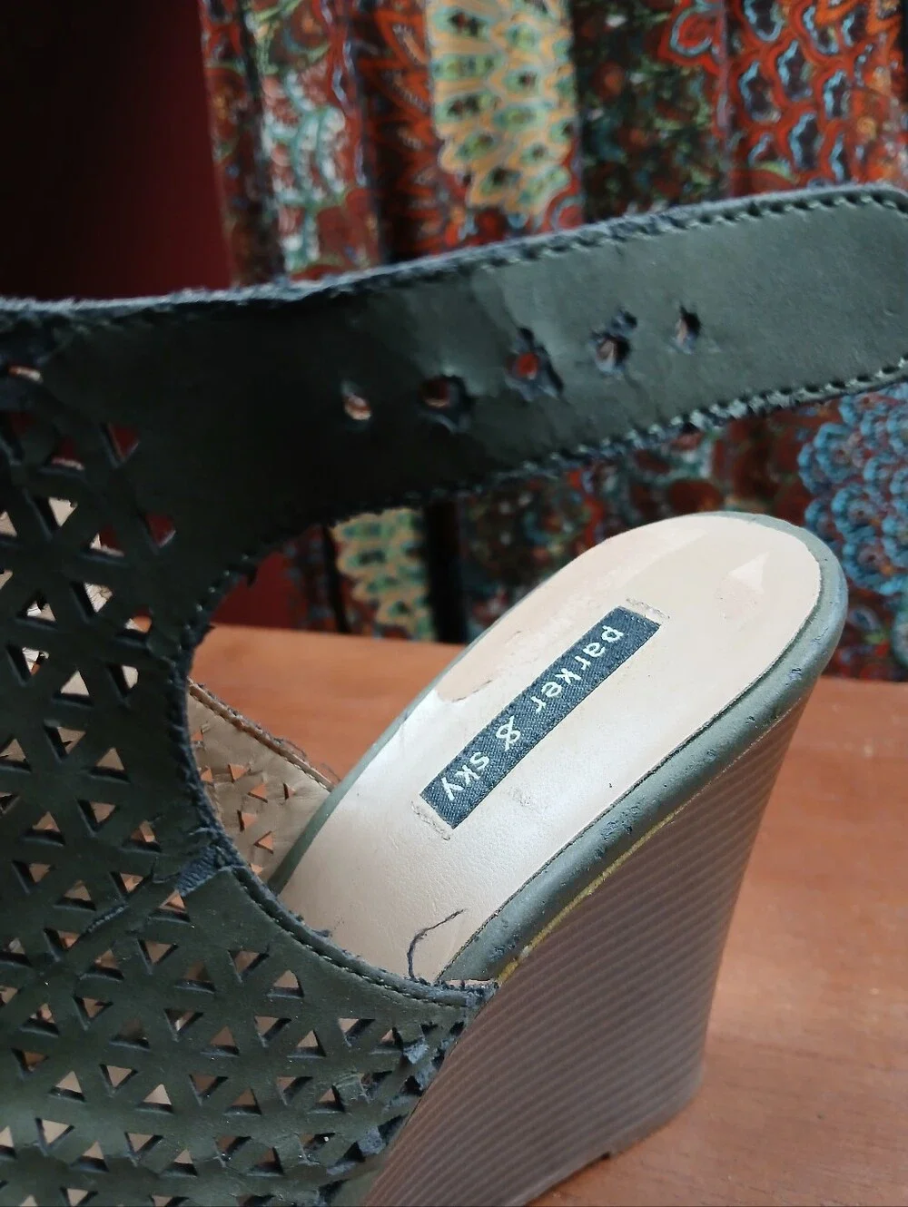 PARKER & SKY Olive Green Laser Cut Open Toe Gladiator Wedge Sandals Size 8